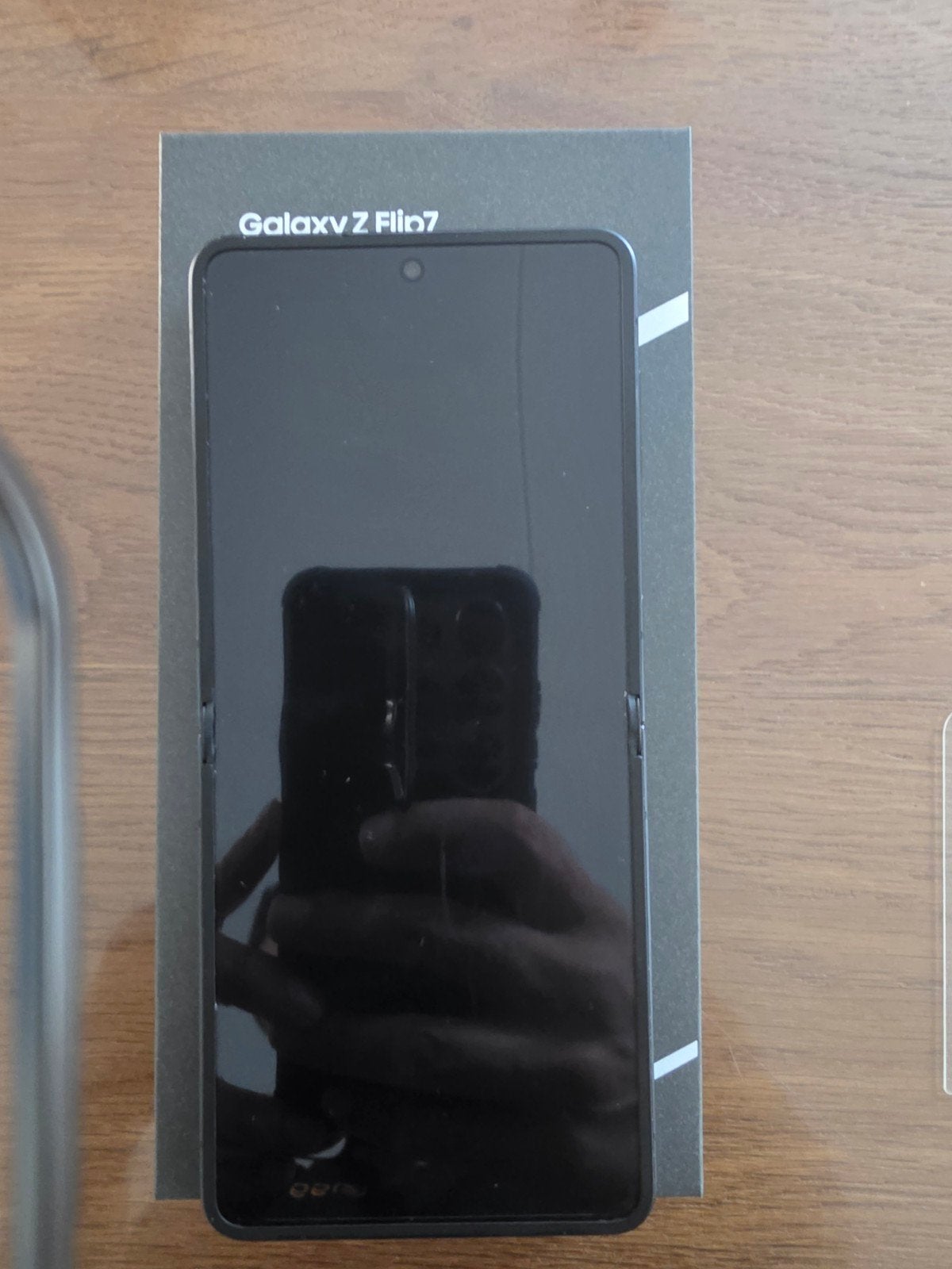 Foto 3 van Samsung Galaxy Z Flip 7 512GB Jet Black - Zo goed als nieuw