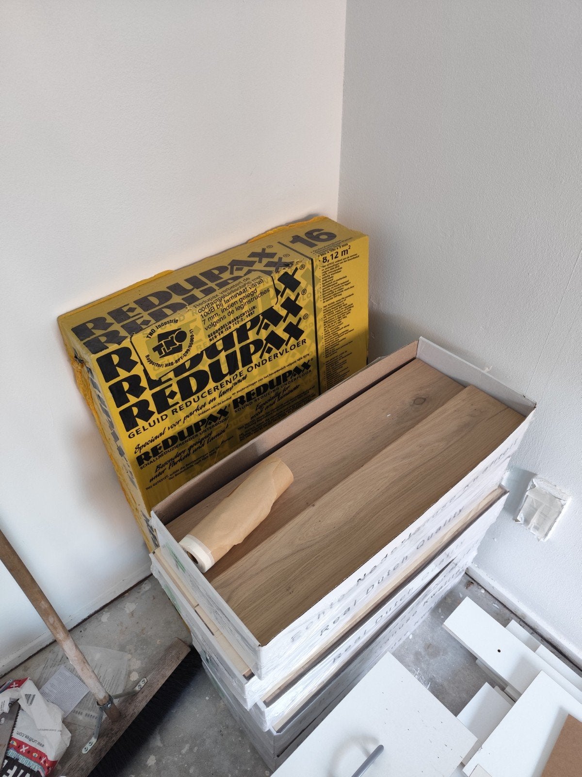 Gratis Visgraat multiplank eiken vloer met ondervloer, 50 tot 150 cm, Nieuw, 10 m² of meer, 10 tot 30 cm