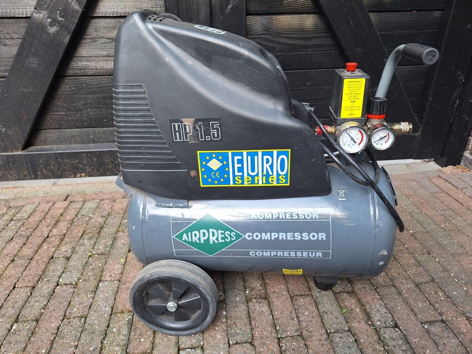 Compressor Airpress 24Ltr, Doe-het-zelf en Verbouw, Compressors, Minder dan 25 liter, Ophalen, Zo goed als nieuw
