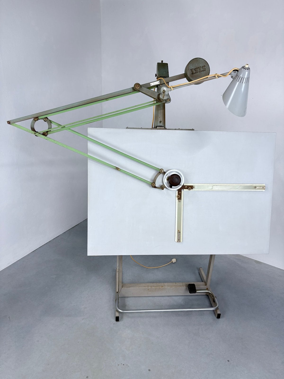 Vintage Ahrend de Cirkel - ISIS tekentafel met lamp, Doe-het-zelf en Verbouw, Ophalen, Gebruikt, Minder dan 130 cm, Verlichting