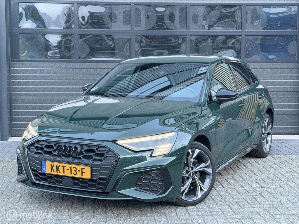 Audi A3 Sportback 45 TFSI e S edition Competition| B&O | HUD, Auto's, Audi, Gebruikt, 4 cilinders, Met garantie (alle), Hybride Elektrisch/Benzine