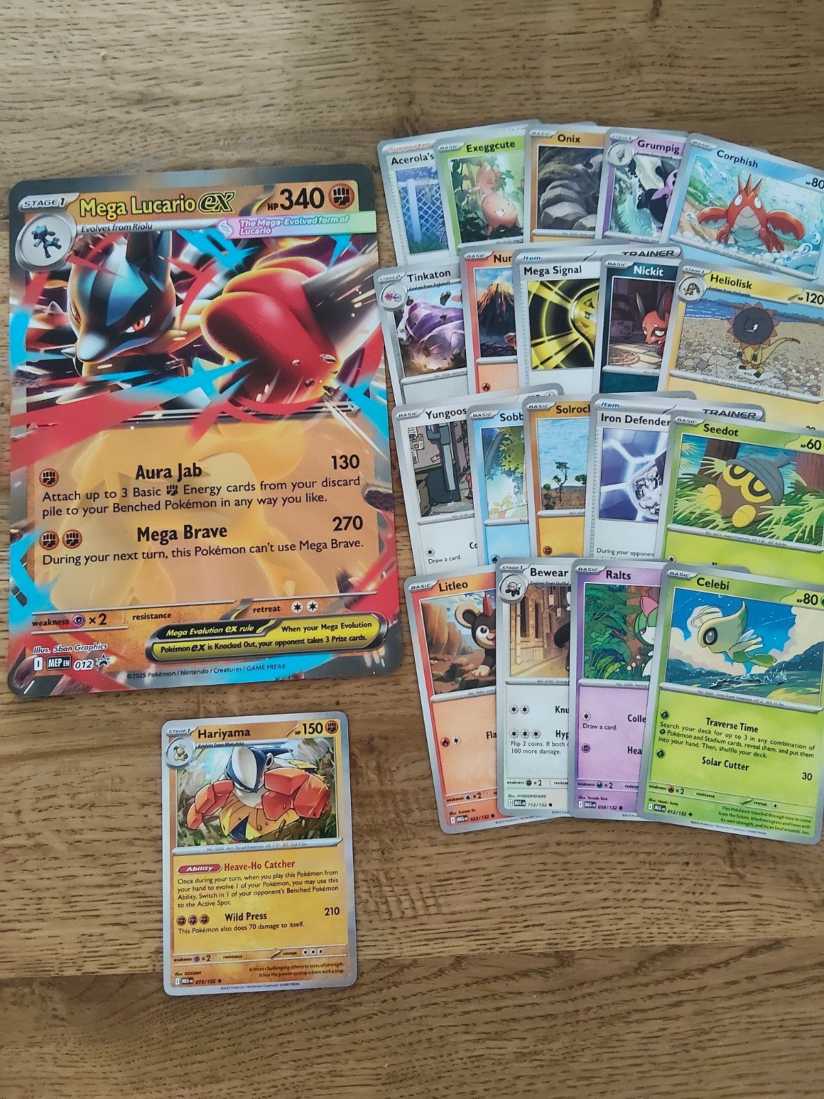 Pokémon set inclusief XL mega lucario ex, Ophalen of Verzenden, Zo goed als nieuw, Meerdere kaarten