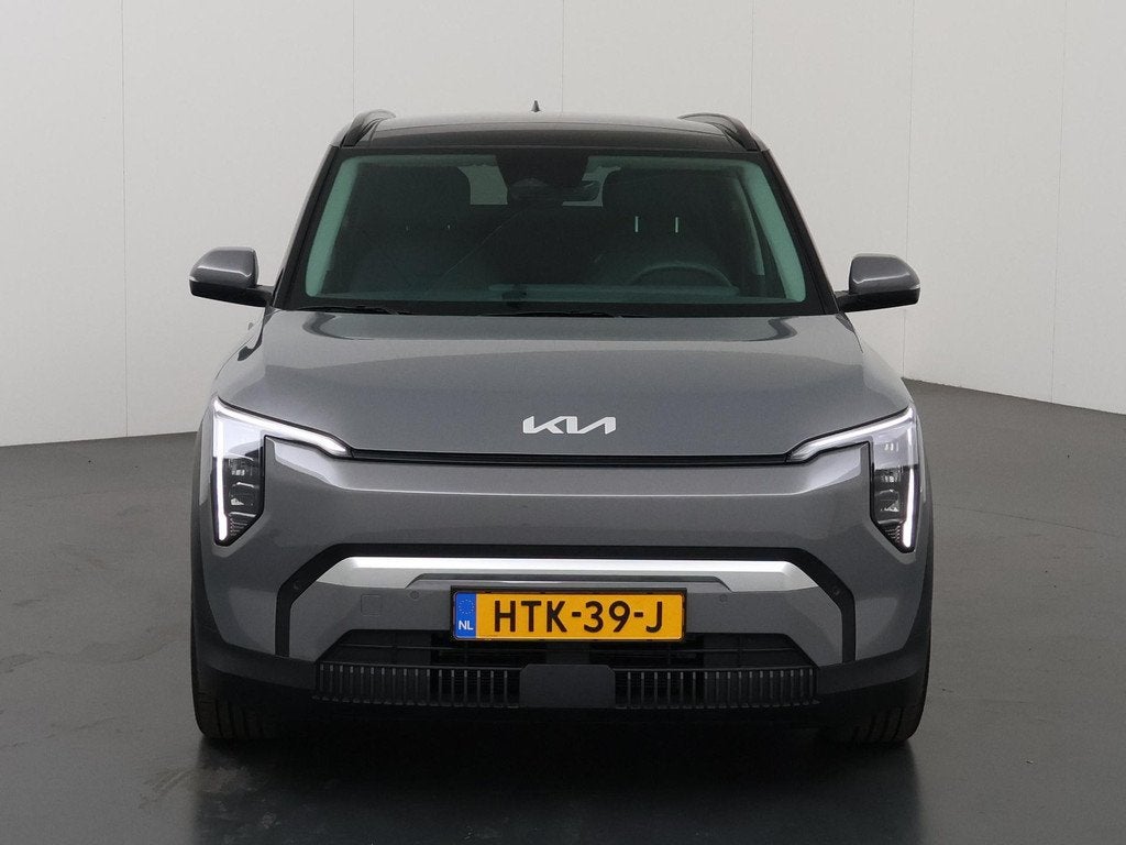 Kia EV3 Plus Advanced 81.4 kWh | Panoramadak | Harman / Kard, Origineel Nederlands, Grijs, 204 pk, 1000 kg