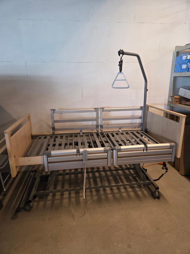 Zorgbed / verpleegbed / hoog laag bed, Diversen, Verpleegmiddelen, Ophalen