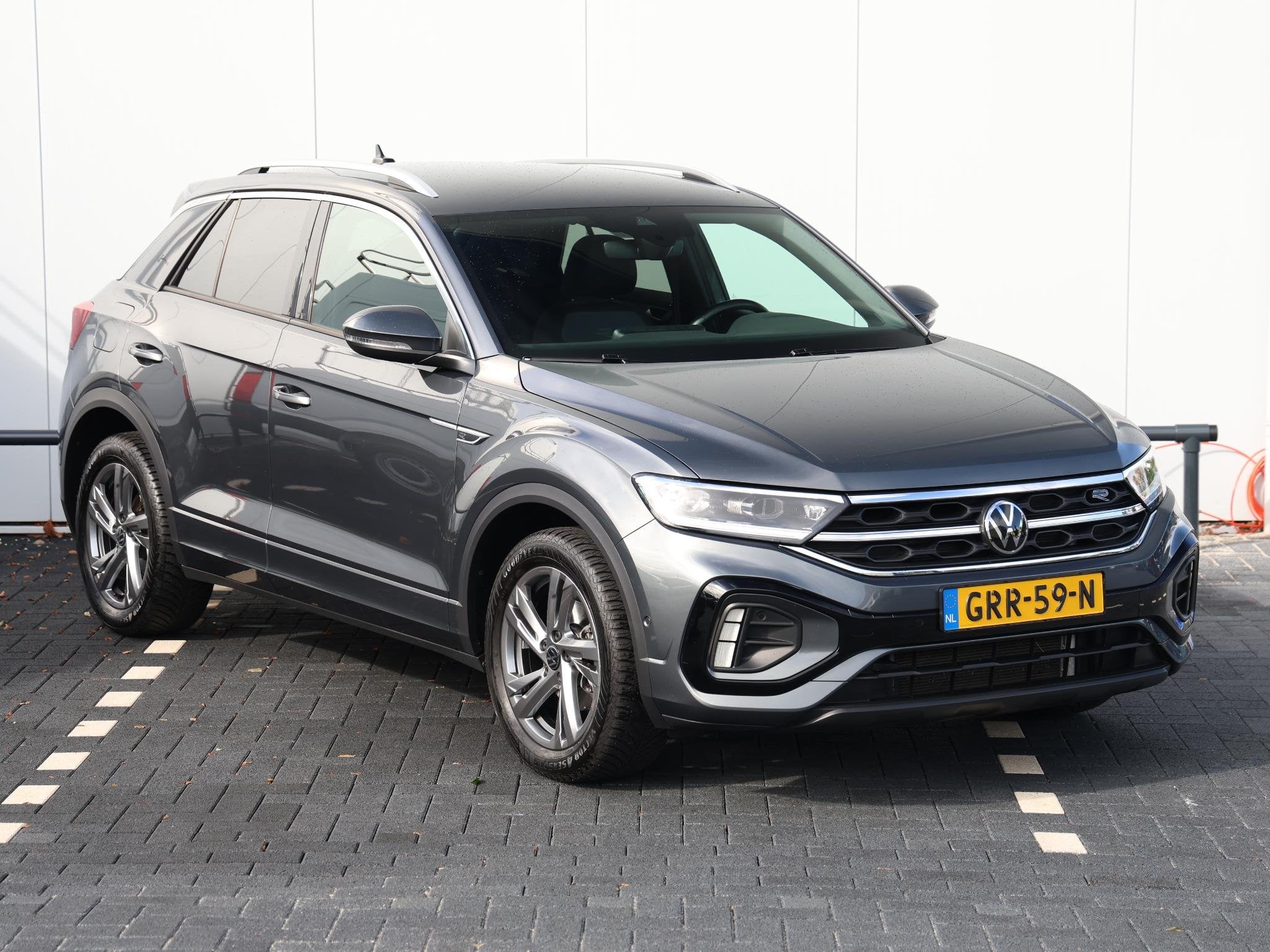 Volkswagen T-Roc 1.5 TSI R-Line Business 150 PK DSG | Naviga, Stof, Euro 6, 150 pk, Bedrijf