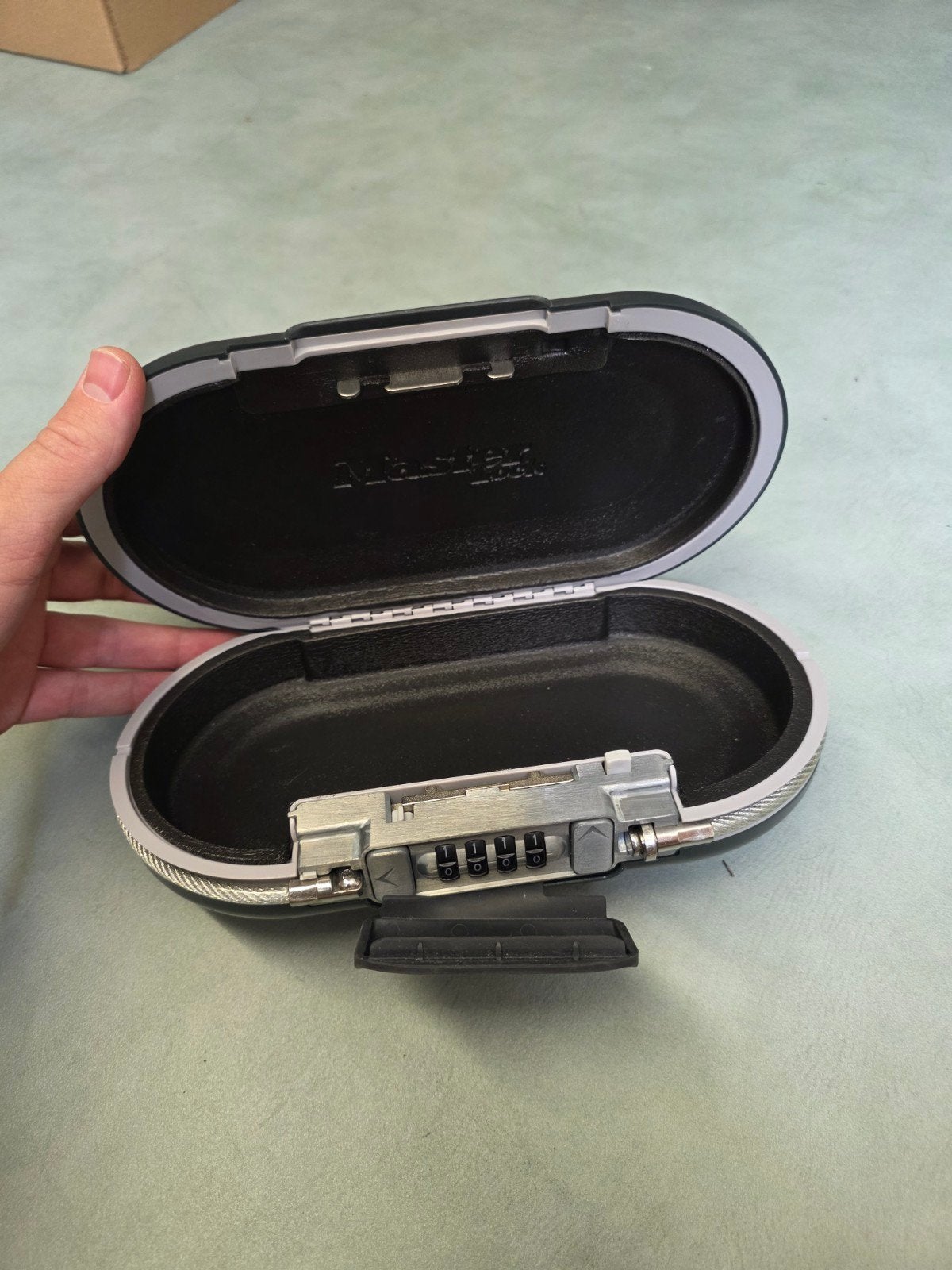Master Lock mini travel kluisje met vergrendelingskabel, Ophalen, Zo goed als nieuw