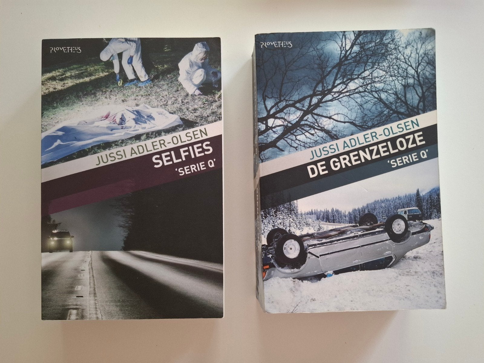 twee serie Q boeken (Selfies en de Grenzenloze), Antiek en Kunst, Ophalen of Verzenden, Jussi Adler-Olsen