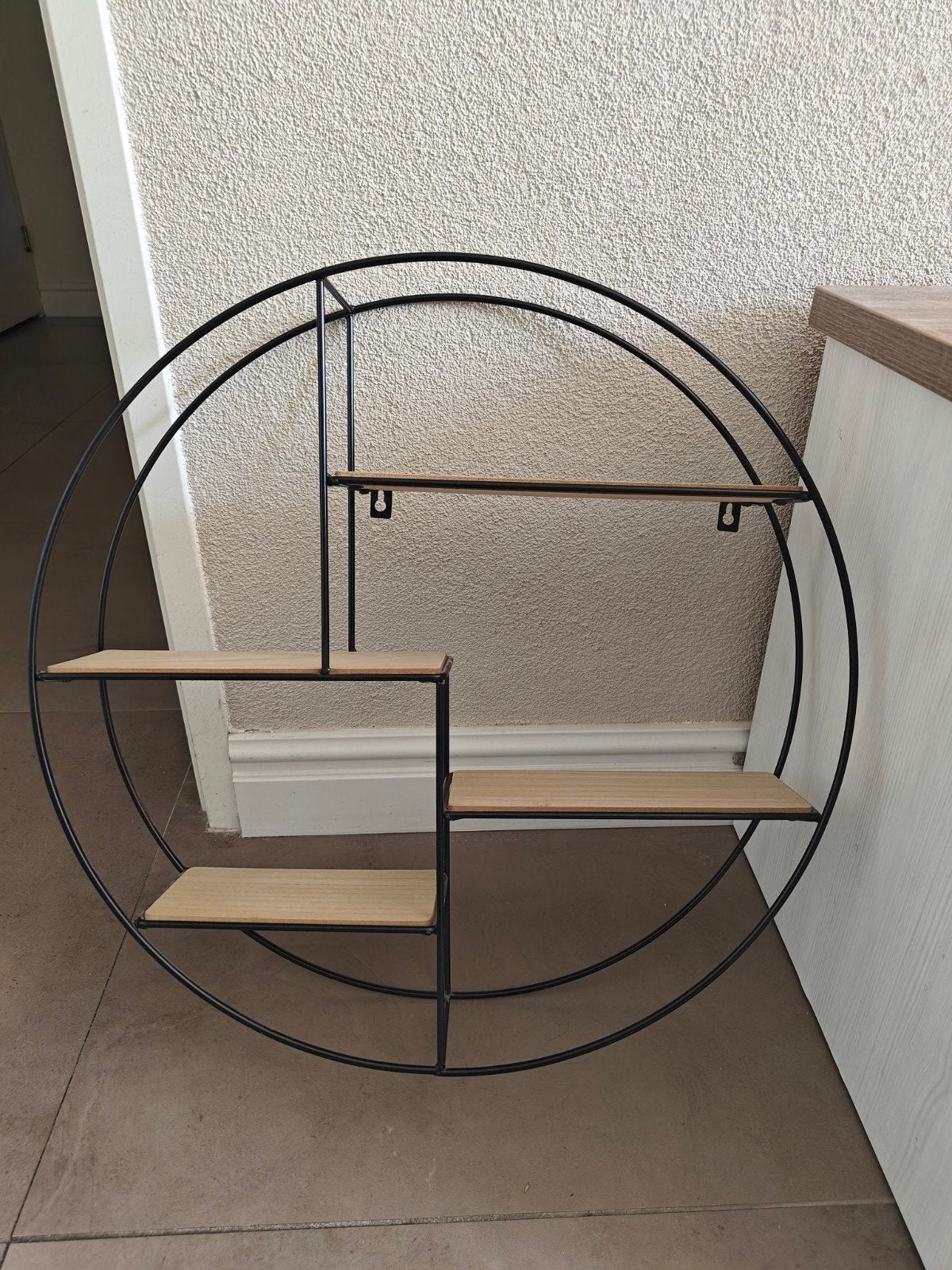 Rond wandrek met houten planken, Huis en Inrichting, Woonaccessoires | Wandplanken en Boekenplanken, Ophalen, Zo goed als nieuw