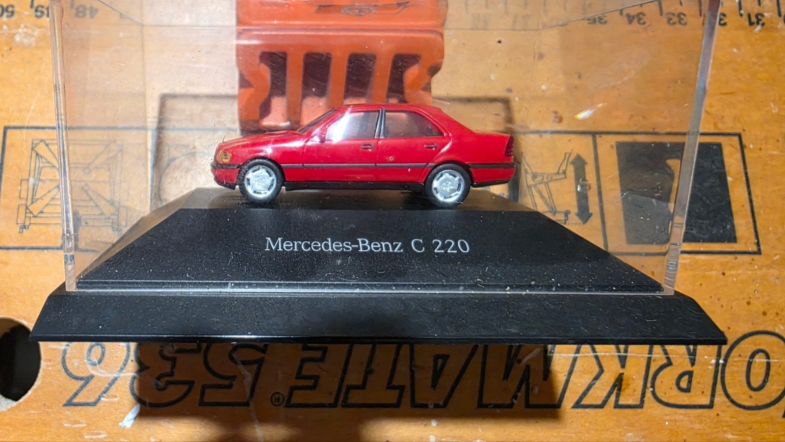 Mercedes-Benz C 220 Modelauto - Rood, 1:50 of kleiner, Auto, Zo goed als nieuw, Ophalen