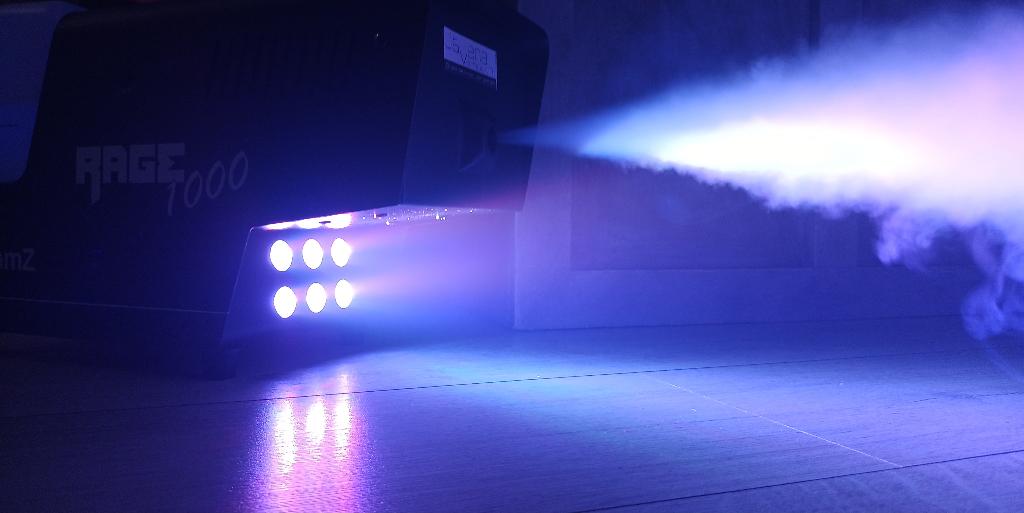 Te huur: Rookmachine met LED 'BeamZ RAGE1000LED' (huren), Ophalen, Zo goed als nieuw, Overige