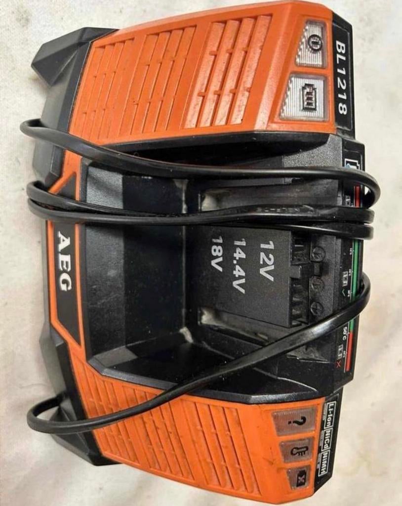 AEG BL1218 Lader voor 12V - 18V, Doe-het-zelf en Verbouw, Ophalen of Verzenden, Zo goed als nieuw