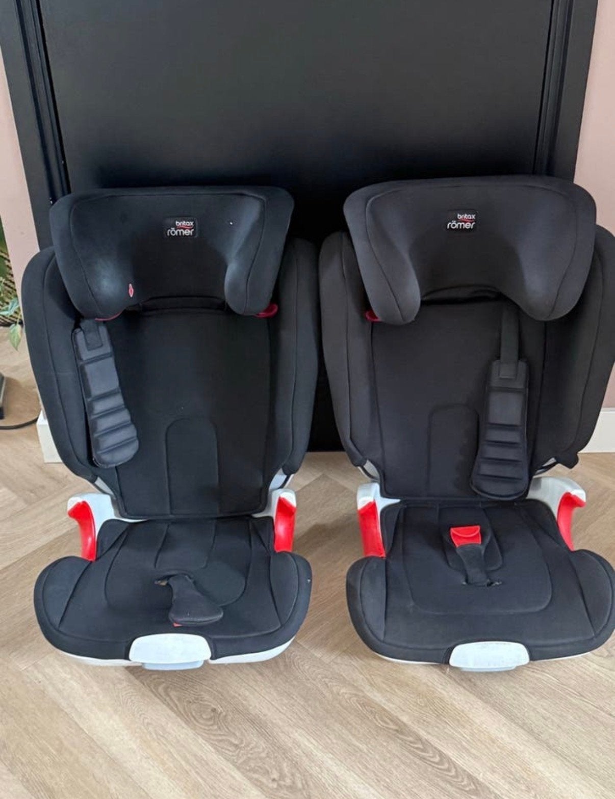 Britax Römer autostoel (2 stuks) evt per stuk te koop, Ophalen, Romer, Gebruikt, Afneembare rugleuning