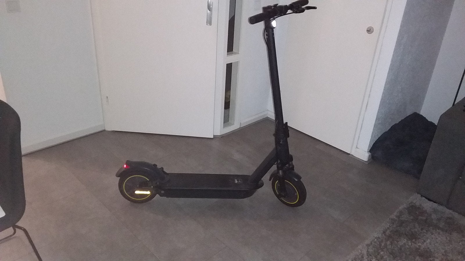 2 x AOVO PRO ESMAX  ., Fietsen en Brommers, Steps, Ophalen, Elektrische step (E-scooter)