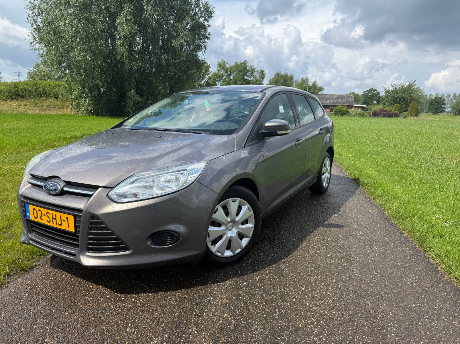 Ford Focus 1.6 Tdci 70KW Wagon 2011 Bruin lange apk trekhaak, Auto's, 680 kg, Bruin, Origineel Nederlands, 140 €/maand