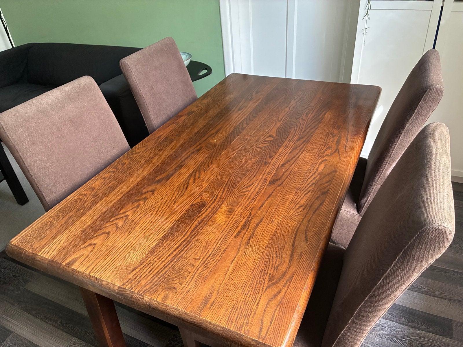 Bruin eiken eettafel met 4 bruine stoffen stoelen, Huis en Inrichting, Ophalen, Gebruikt, 4 tot 6 stoelen
