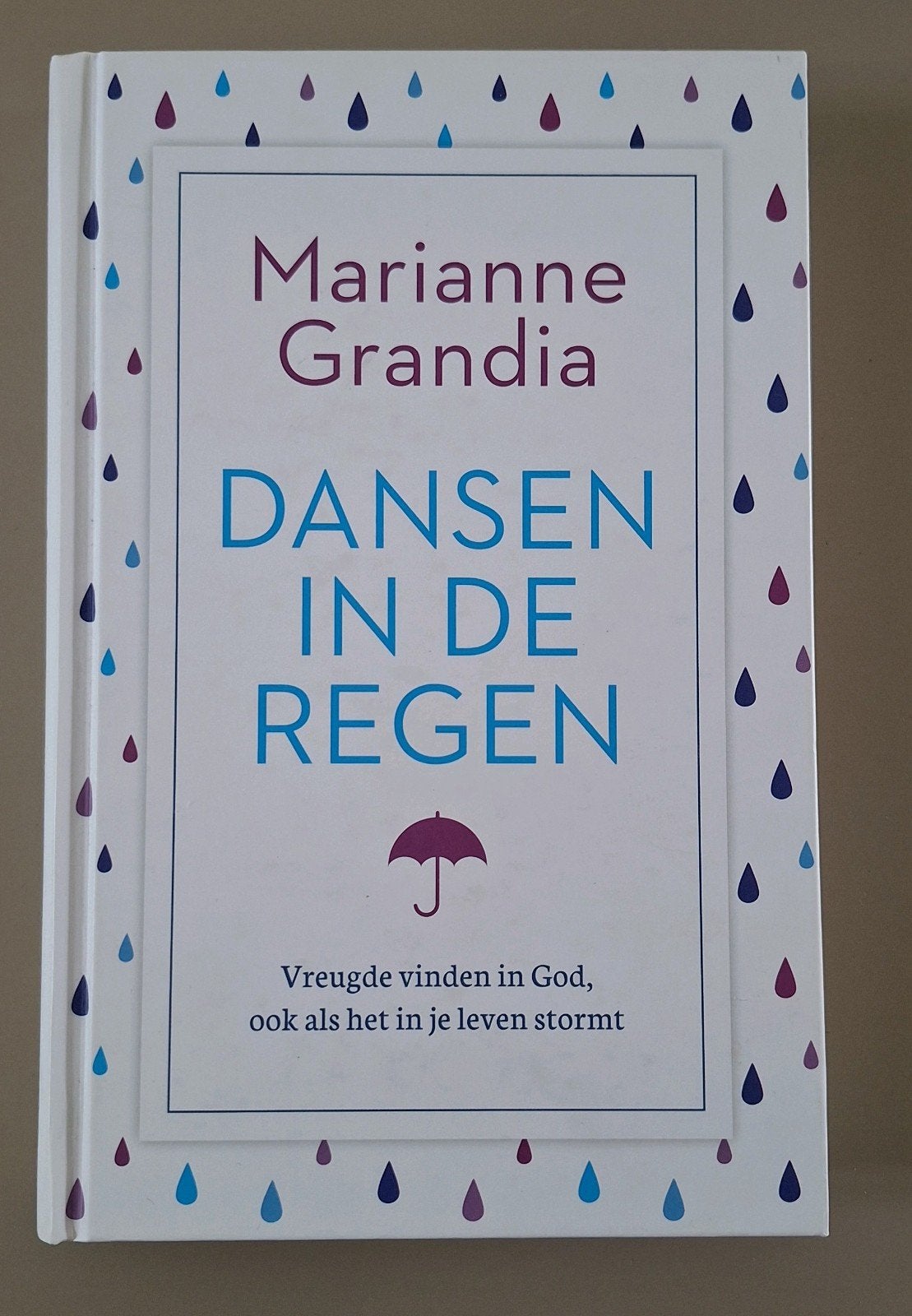 Marianne Grandia - Dansen in de regen, Boeken, Ophalen of Verzenden, Nieuw, Marianne Grandia