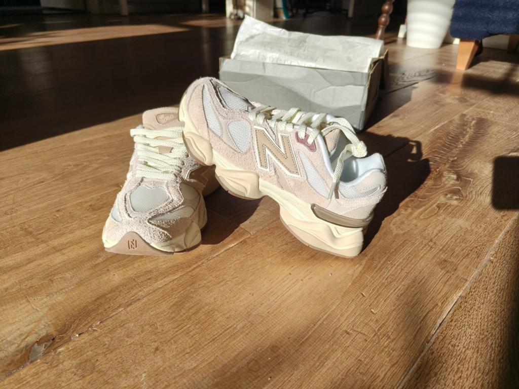 New Balance 9060 U9060CCB Maat 39,5 (nooit gedragen), Kleding | Dames, Schoenen, Beige, New Balance, Nieuw, Ophalen of Verzenden