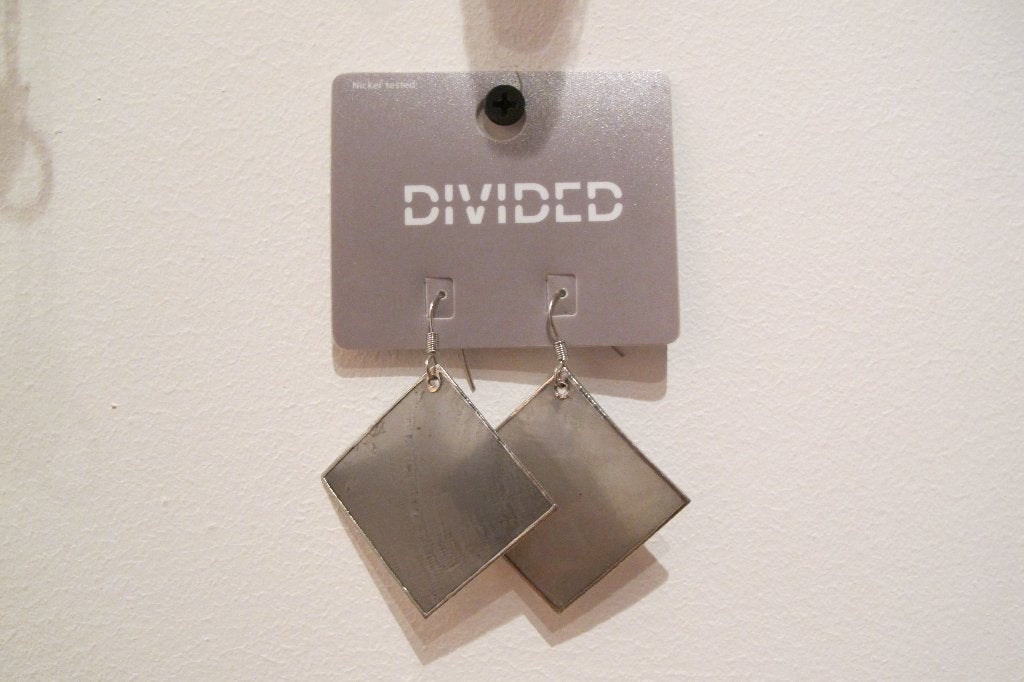 Square shape earrings from (H&M), Sieraden, Tassen en Uiterlijk, Oorbellen, Overige materialen, Ophalen of Verzenden, Grijs, Hangers