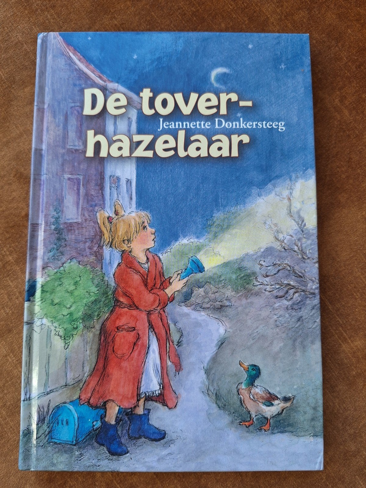 De toverhazelaar - Jeannette Donkersteeg (Kinderboek), Ophalen of Verzenden, Gelezen, Jeannette Donkersteeg, Fictie algemeen