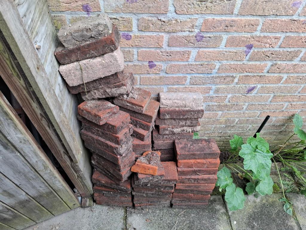 Gratis, Steen of Klei, Zwart, Ophalen of Verzenden, Minder dan 5 m²