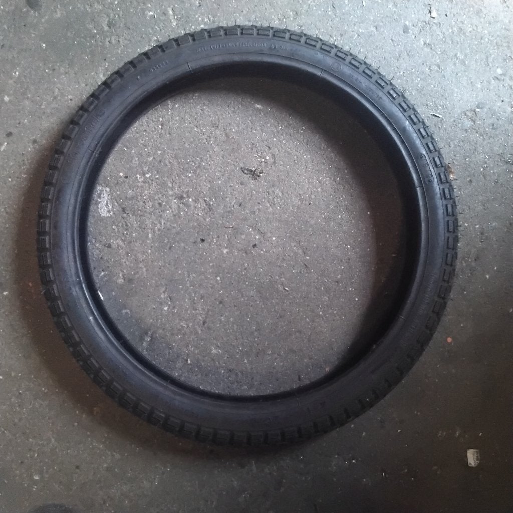 leuk partijtje 16 inch bromfiets banden nieuw., Ophalen of Verzenden, Nieuw, Benzine