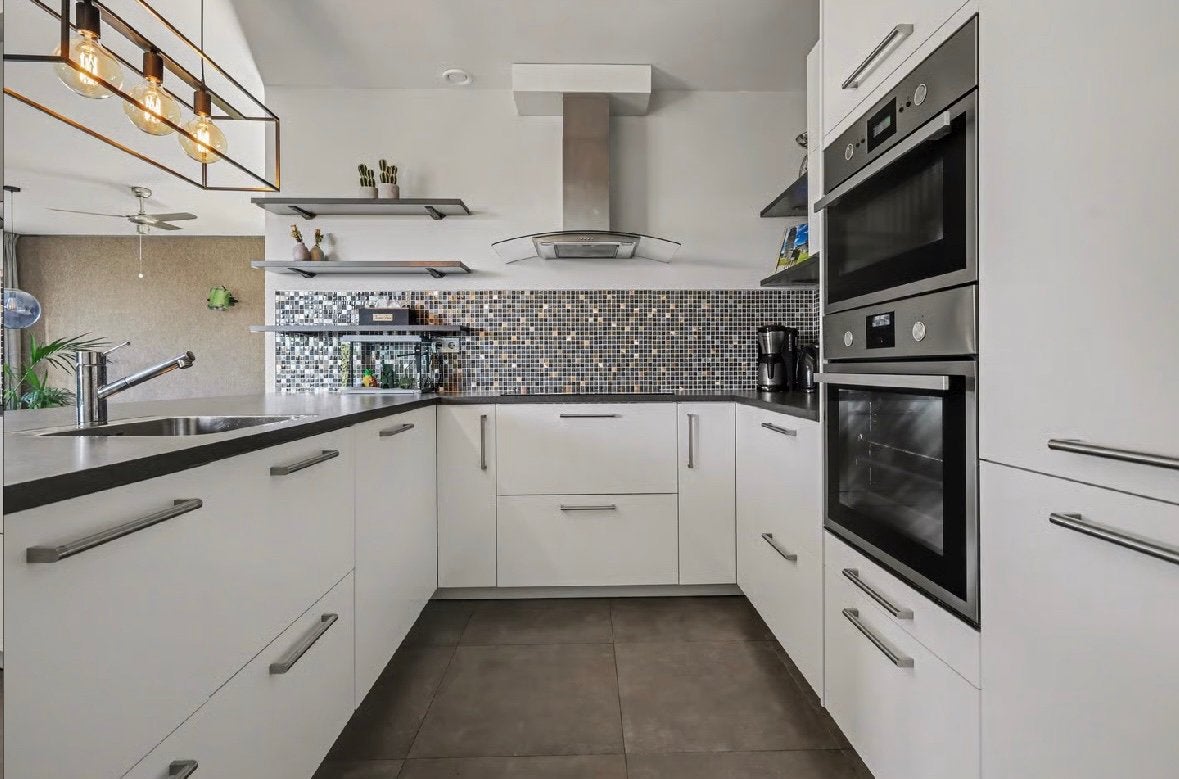 Moderne IKEA keuken met schiereiland en apparatuur, Ophalen, Gebruikt, Wit, Overige typen