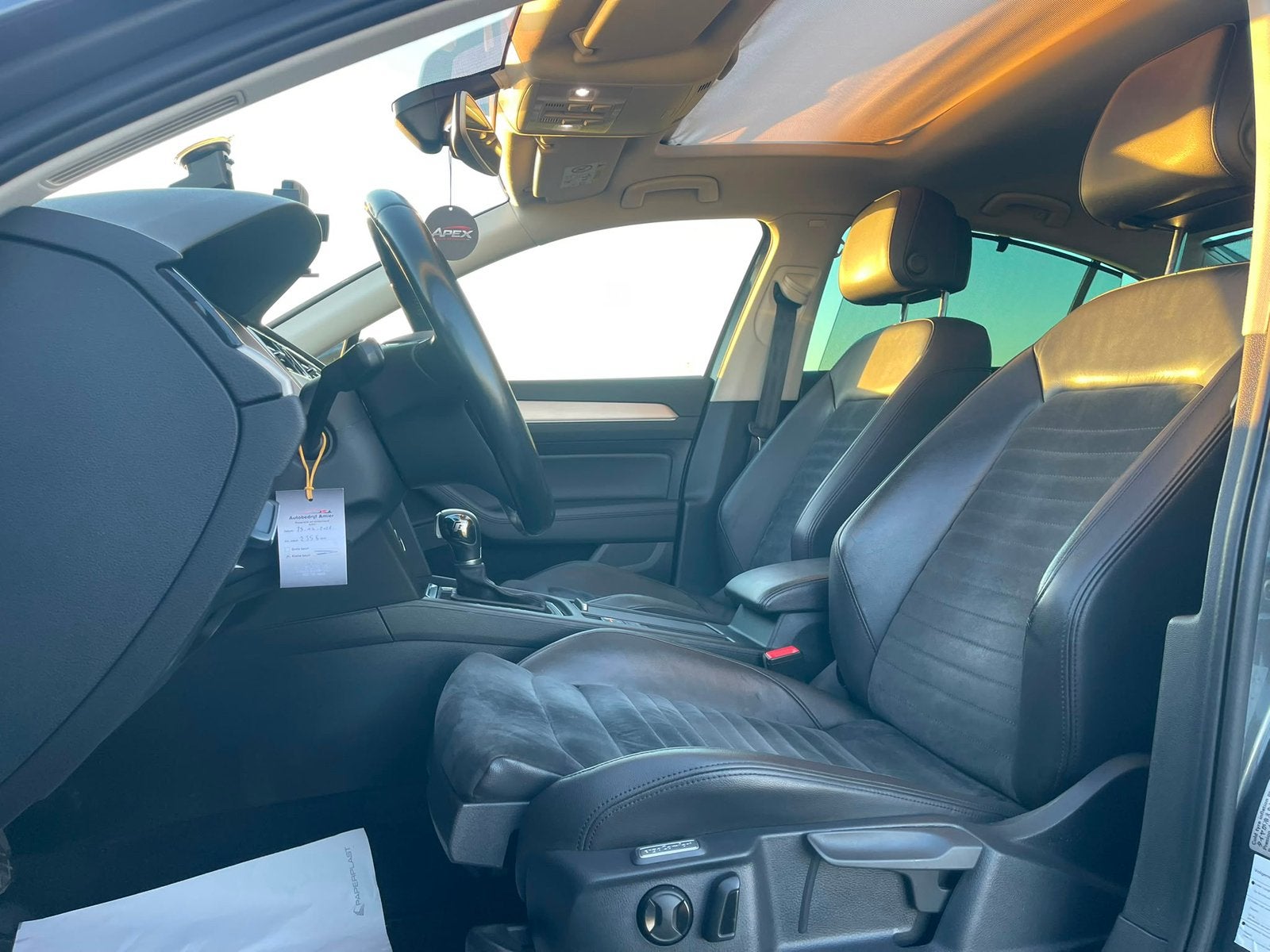 Foto 19 van Volkswagen Passat 1.6 TDI bwj 2016 sedan luxe uitvoering