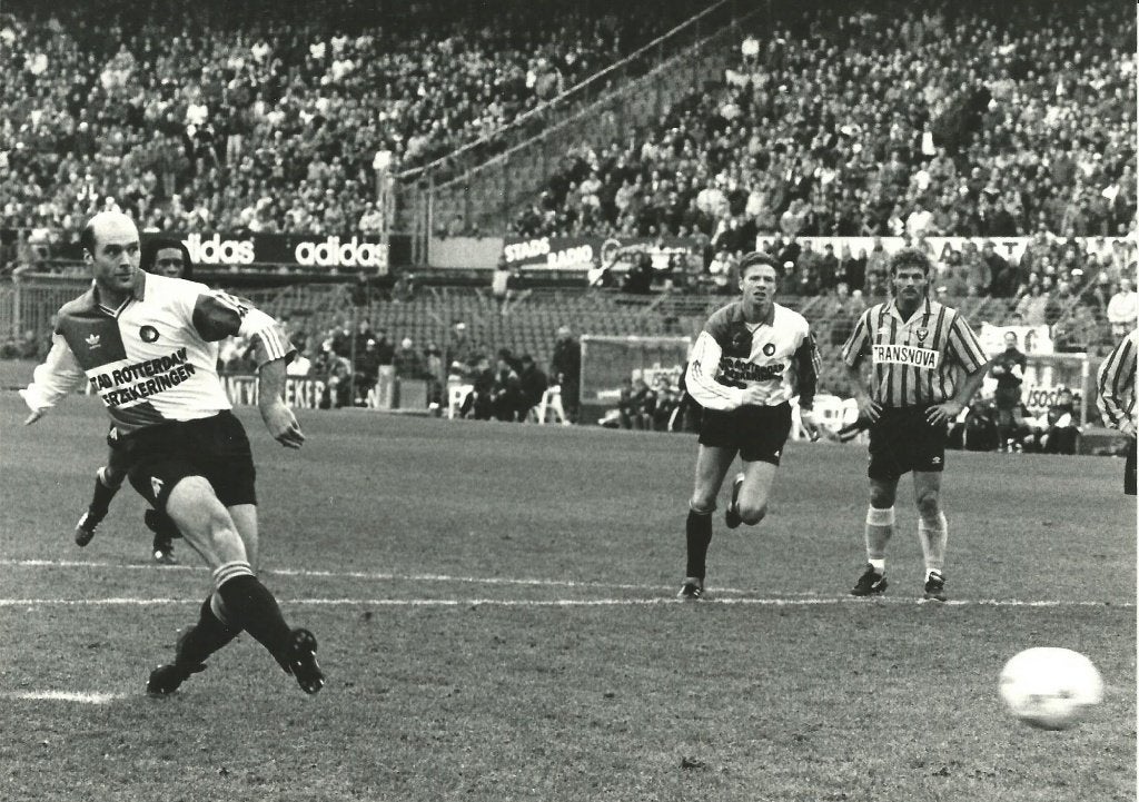persfoto Piet Bouts - 10-01-1994 Feyenoord - VVV 2x, Verzenden, Zo goed als nieuw, Feyenoord, Poster, Plaatje of Sticker