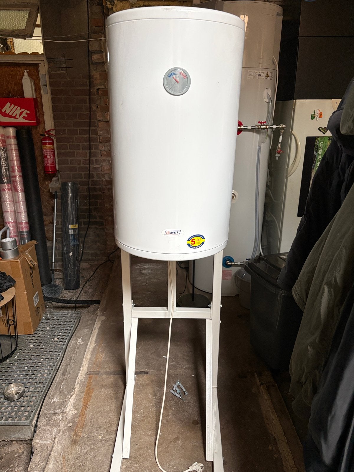 EMET elektrische boiler 80 liter. evt met metalen standaard, Doe-het-zelf en Verbouw, Geisers en Boilers, Ophalen, Gebruikt, 20 tot 100 liter