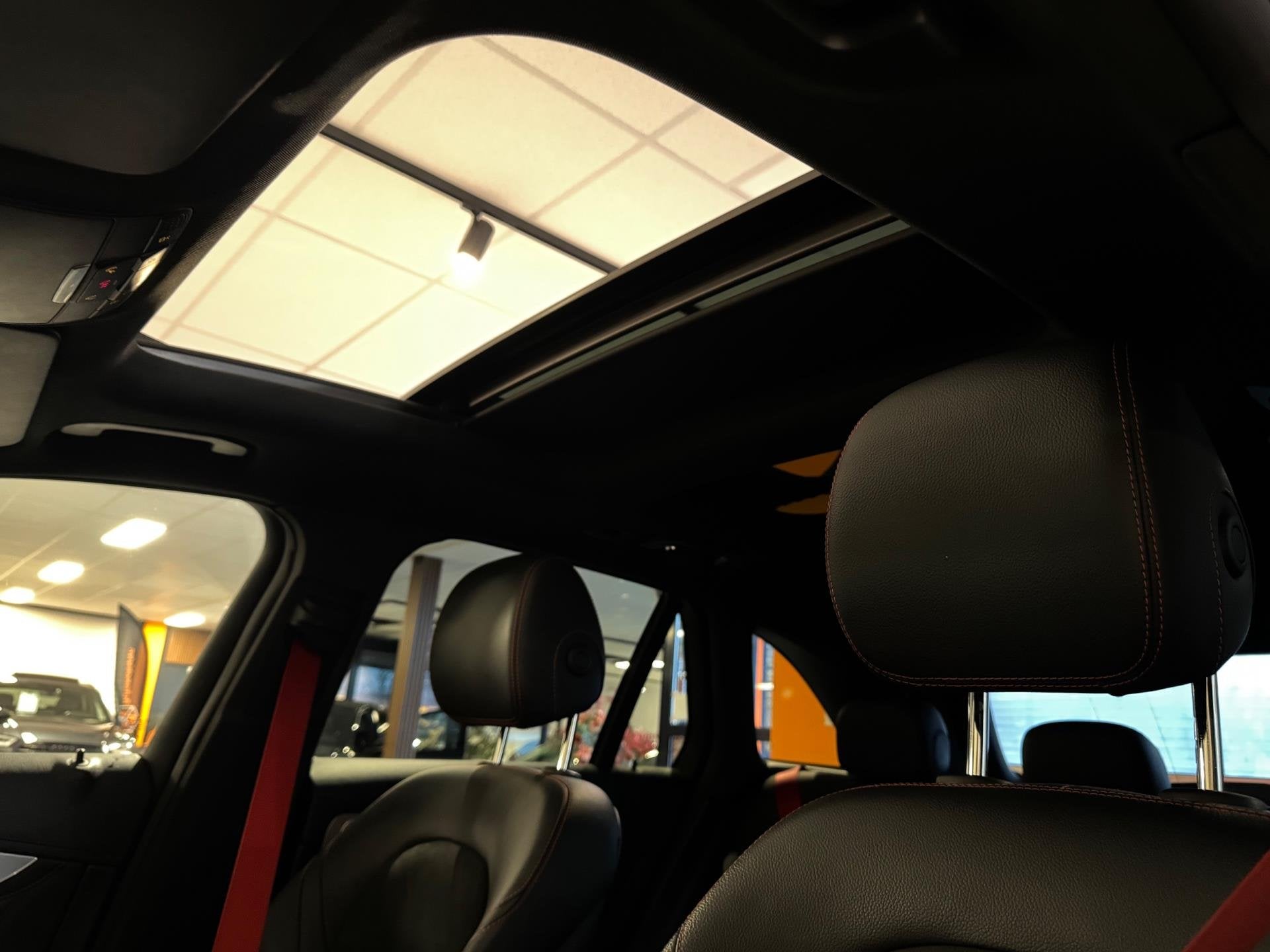 Foto 38 van Mercedes-Benz GLC-klasse AMG 43 4MATIC 367 PK |PANO|LUCHTVER