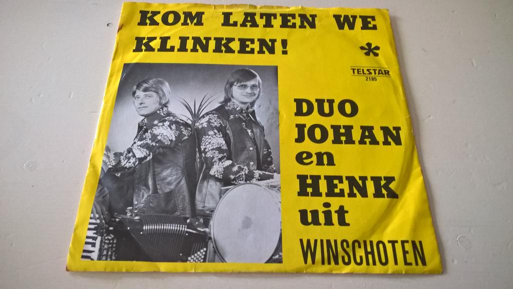 DUO  JOHAN EN  HENK UIT  WINSCHOTEN  TELSTAR  21 85, Originele persing, 7 inch, Ophalen of Verzenden, Levenslied of Smartlap