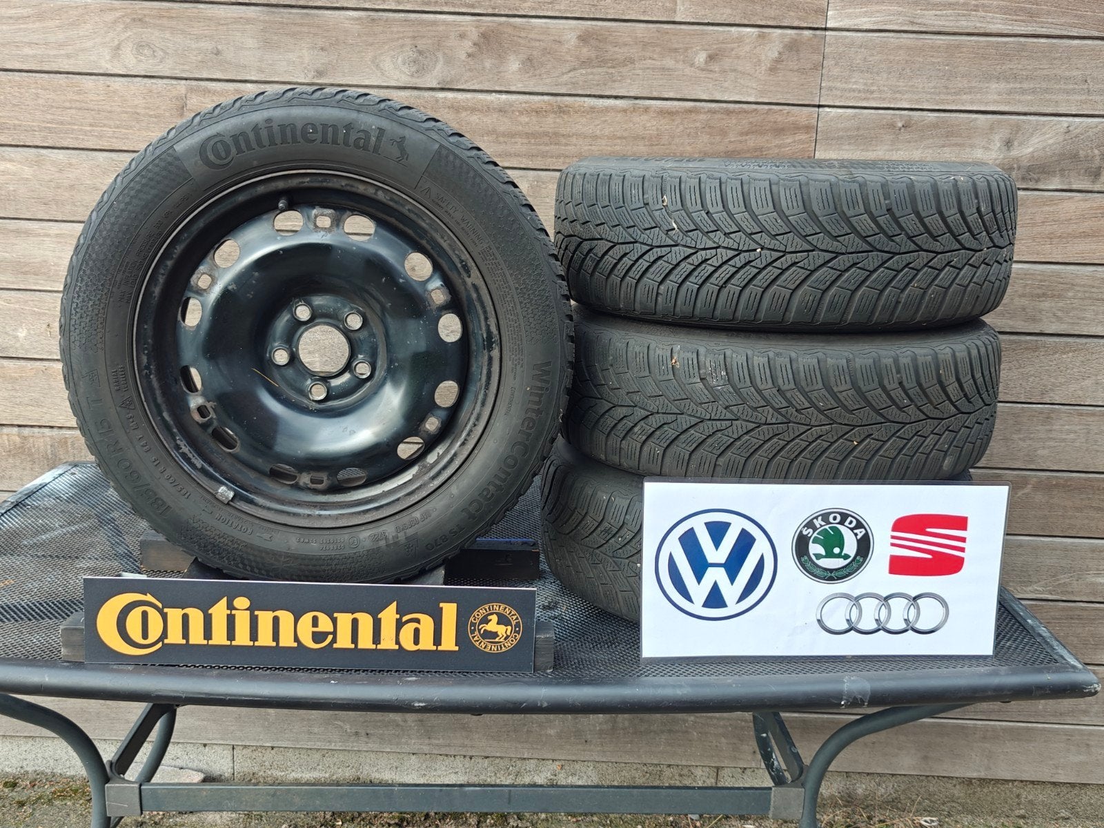 set Continental winterbanden VW Polo, Skoda Fabia, Auto-onderdelen, Ophalen, 15 inch, Banden en Velgen, Personenwagen