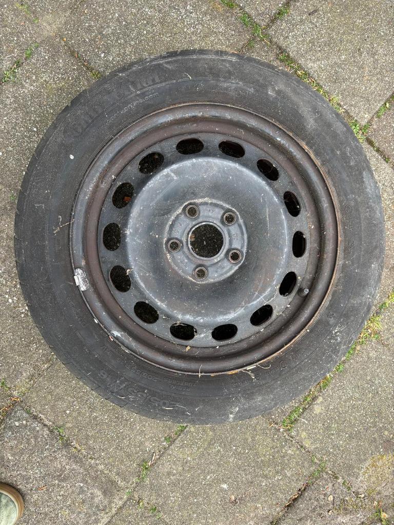 Autobanden op velg, Ophalen