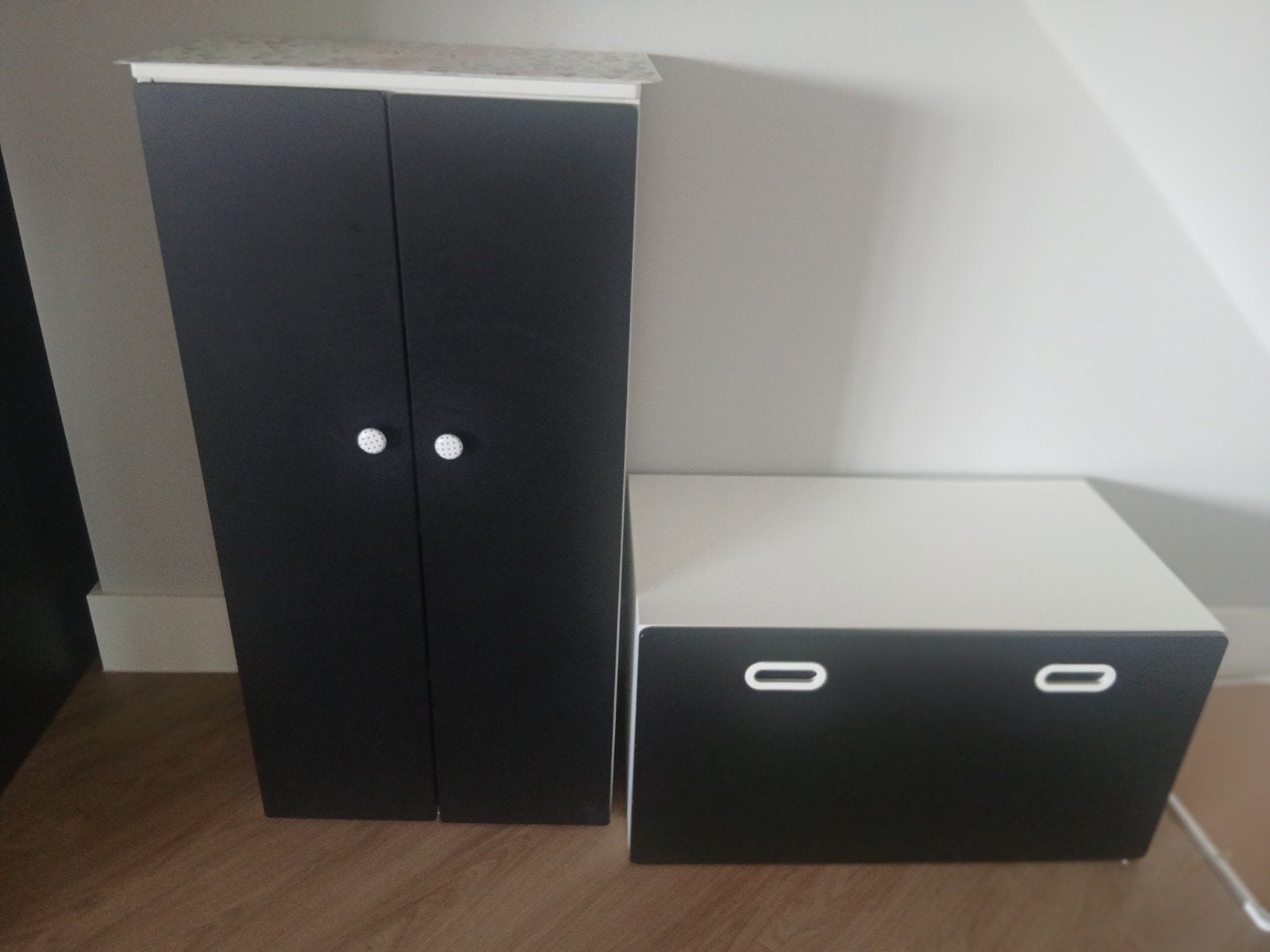 IKEA smastad Kinderkast met handige opbergkist - Zwart/Wit, Gebruikt, 105 cm of meer, Ophalen of Verzenden, Minder dan 50 cm