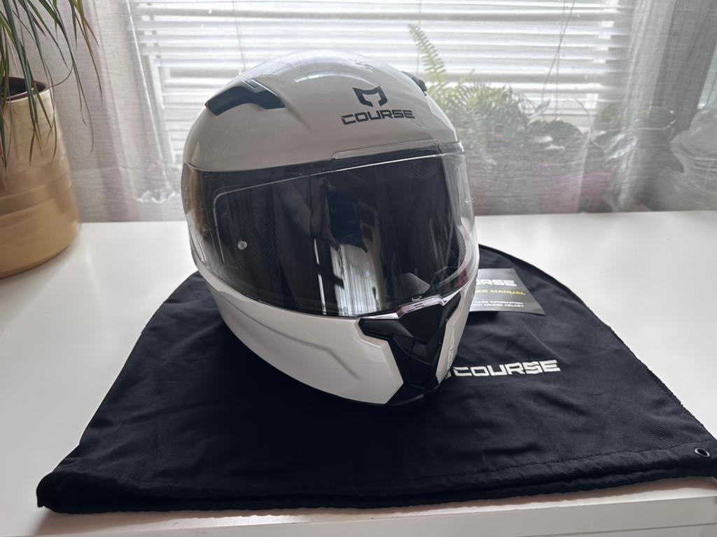 Course Surfer motorhelm M (57–58 cm) wit – zo goed als nieuw, Motoren, Kleding | Motorhelmen, Overige merken, M, Ophalen of Verzenden