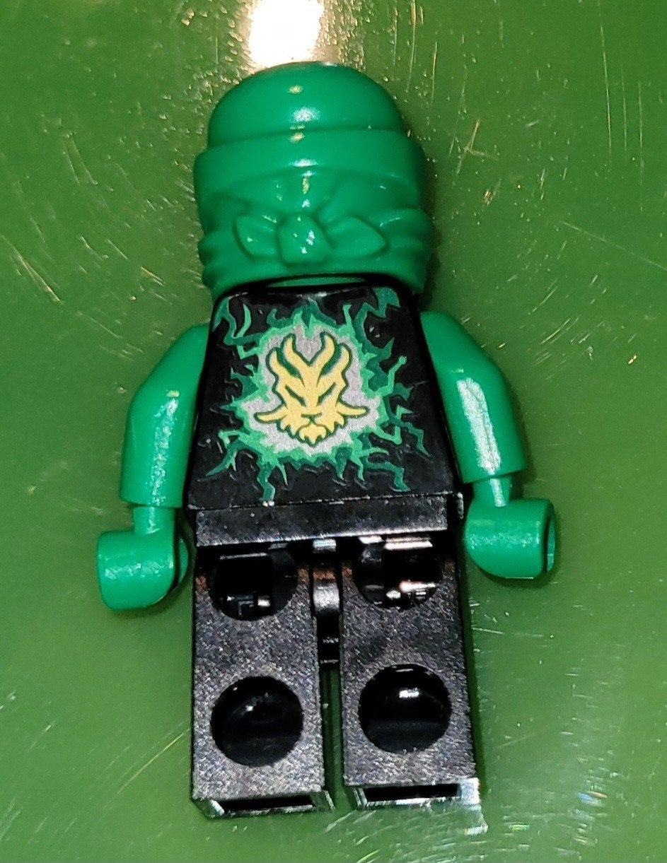 2 zeldzame Ninjago minifiguren Lloyd en naya - Airjitzu