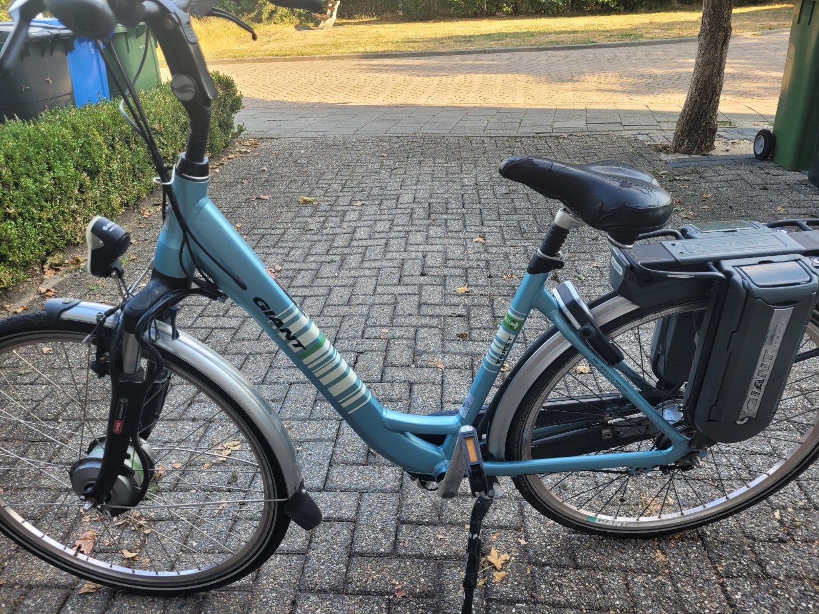 Giant E-bike met dubbele accu (opknapper), Minder dan 30 km per accu, Gebruikt, 51 tot 55 cm, Giant