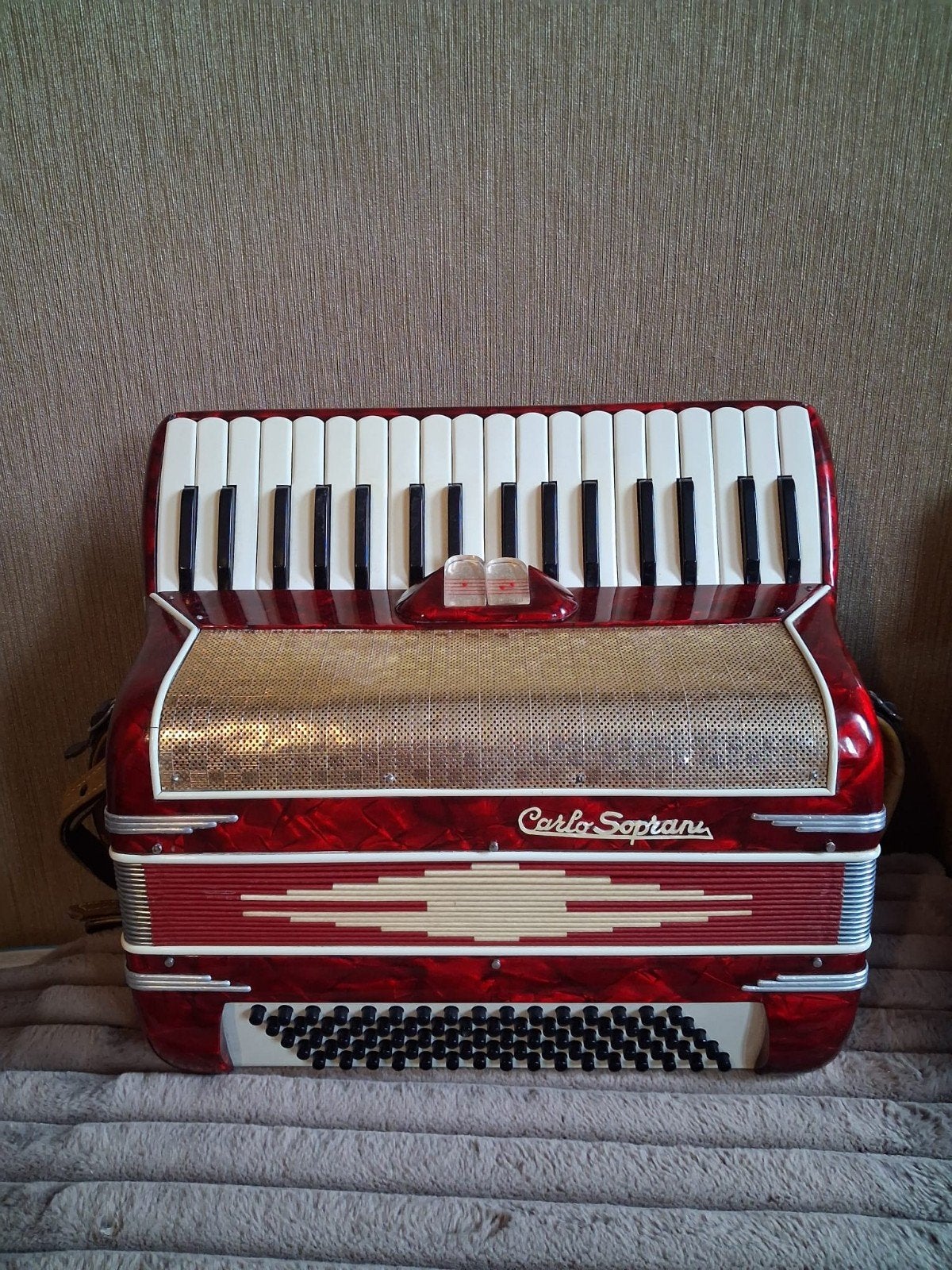 Soprani Accordeon 80 bas met riemen en koffer, Overige merken, Gebruikt, 80-bas, Met koffer