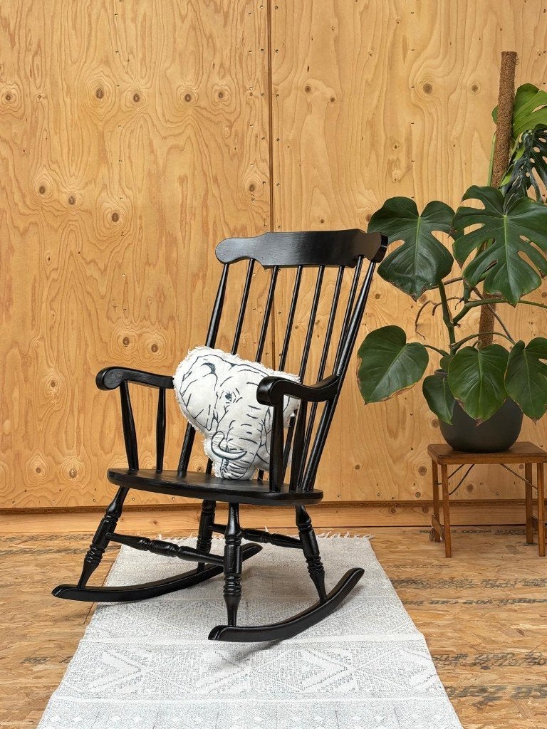 Schommelstoel *Emma*  gerestyled, Ophalen, Zwart, Onbekend, Zo goed als nieuw