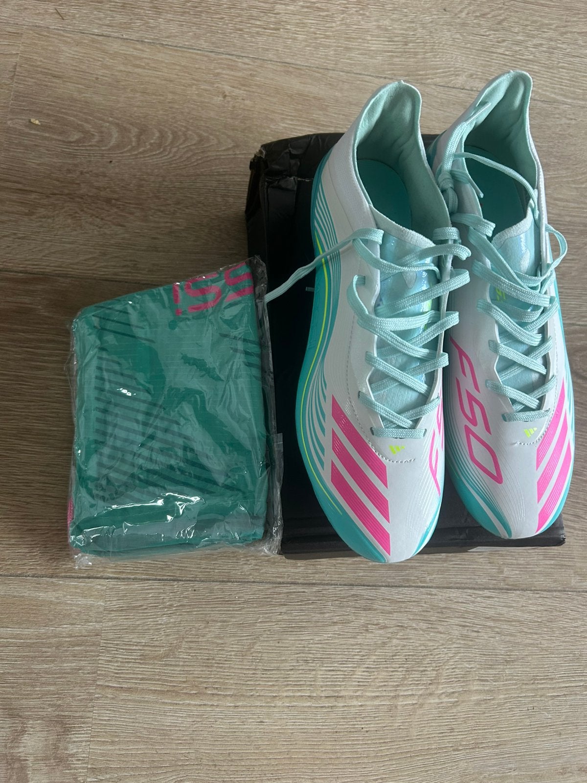 Voetbal kicksen (nieuw) maat 43, Schoenen, Nieuw, Ophalen of Verzenden, Jongen