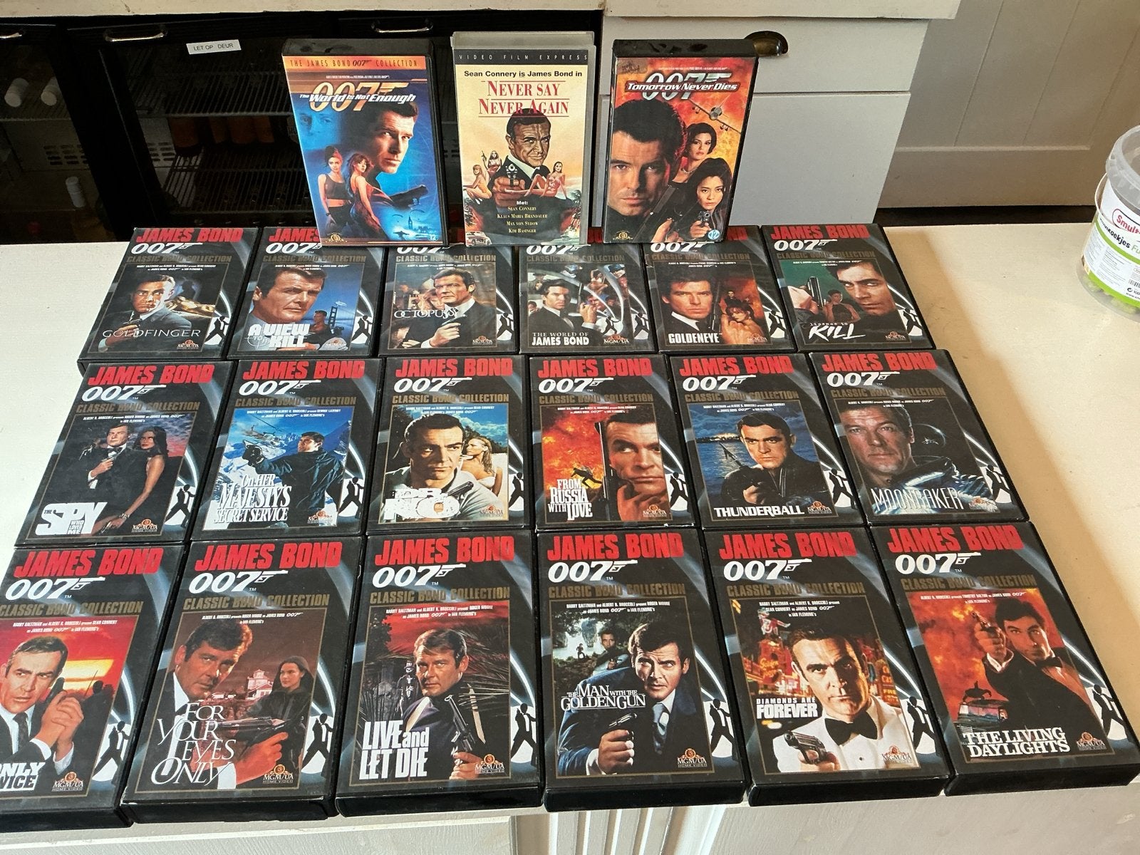 Grote James Bond VHS Collectie - 21 films, Cd's en Dvd's, Boxset, Ophalen of Verzenden, Actie en Avontuur, Vanaf 12 jaar