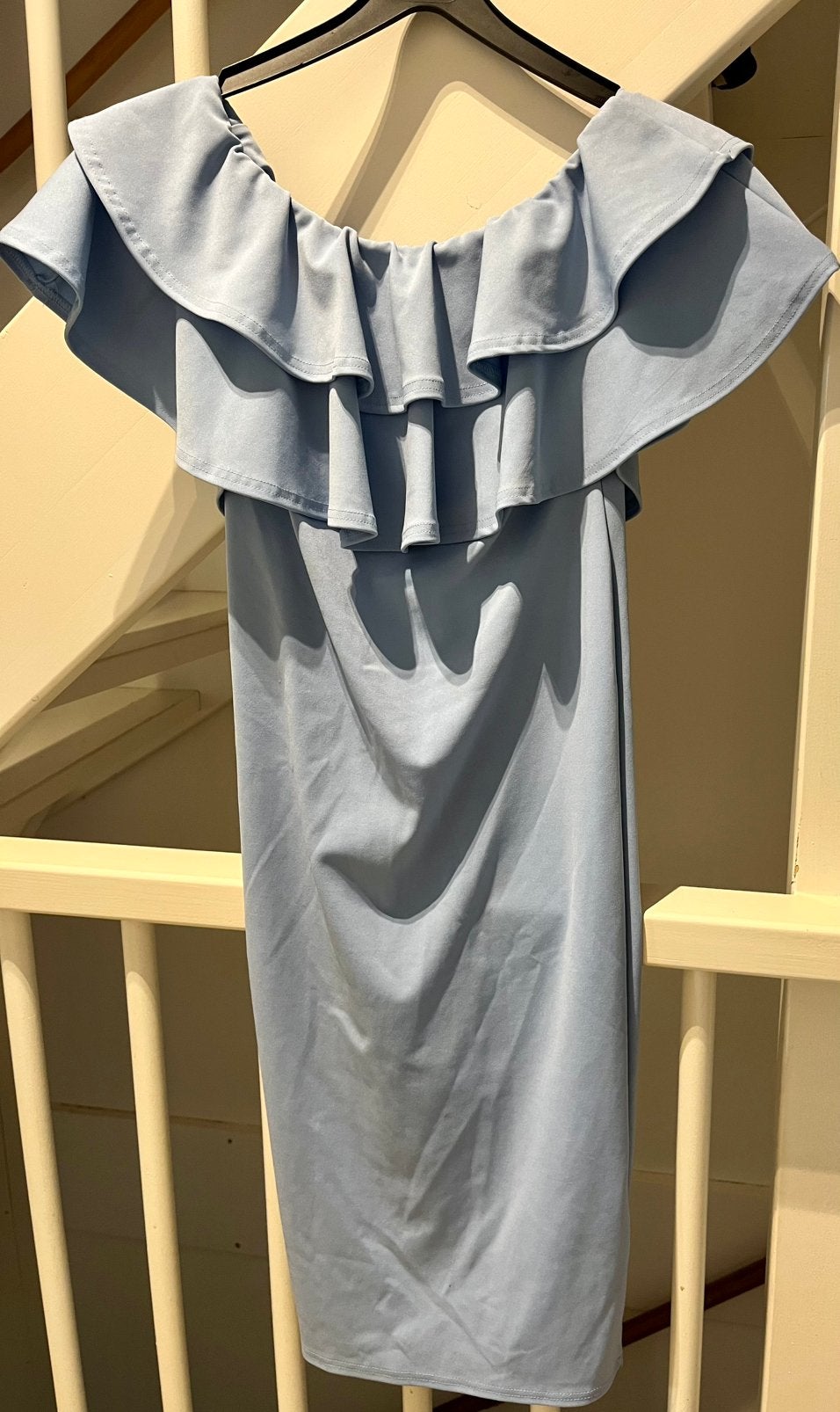 Lichtblauwe off-shoulder jurk Boohoo Night - maat 40 / M, Maat 38/40 (M), Blauw, Ophalen of Verzenden, Zo goed als nieuw