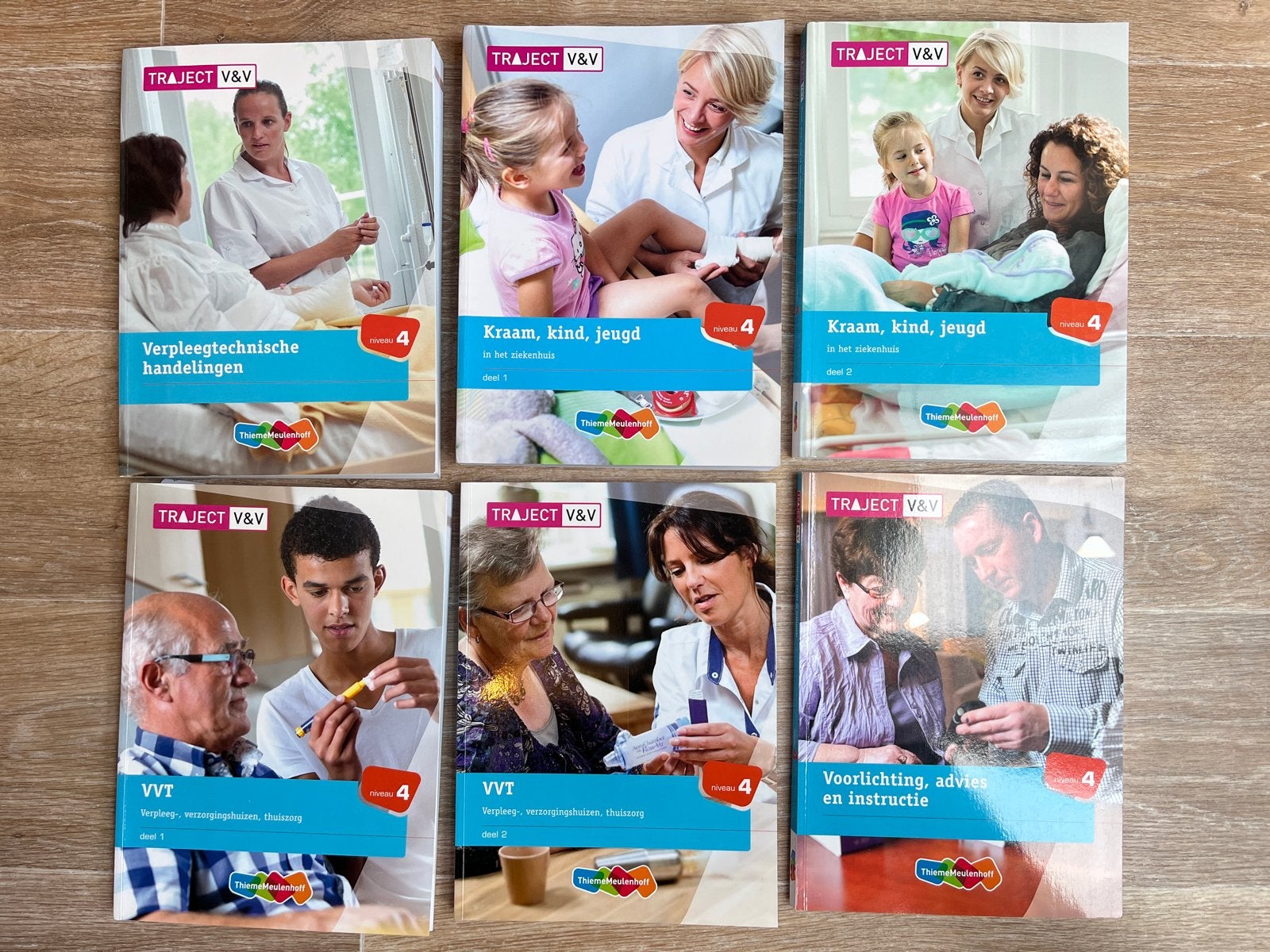 Zes Traject V&V studieboeken mbo-4 verpleegkunde (1e druk), Ophalen of Verzenden, Beta, Zo goed als nieuw, MBO