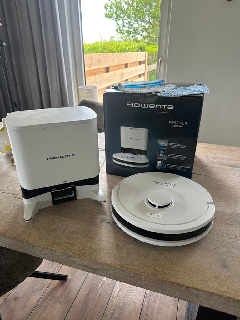 Rowenta robot stofzuiger, Witgoed en Apparatuur, Stofzuigers, Zo goed als nieuw, Robotstofzuiger, Rowenta, Automatisch legen, Bedienbaar via app