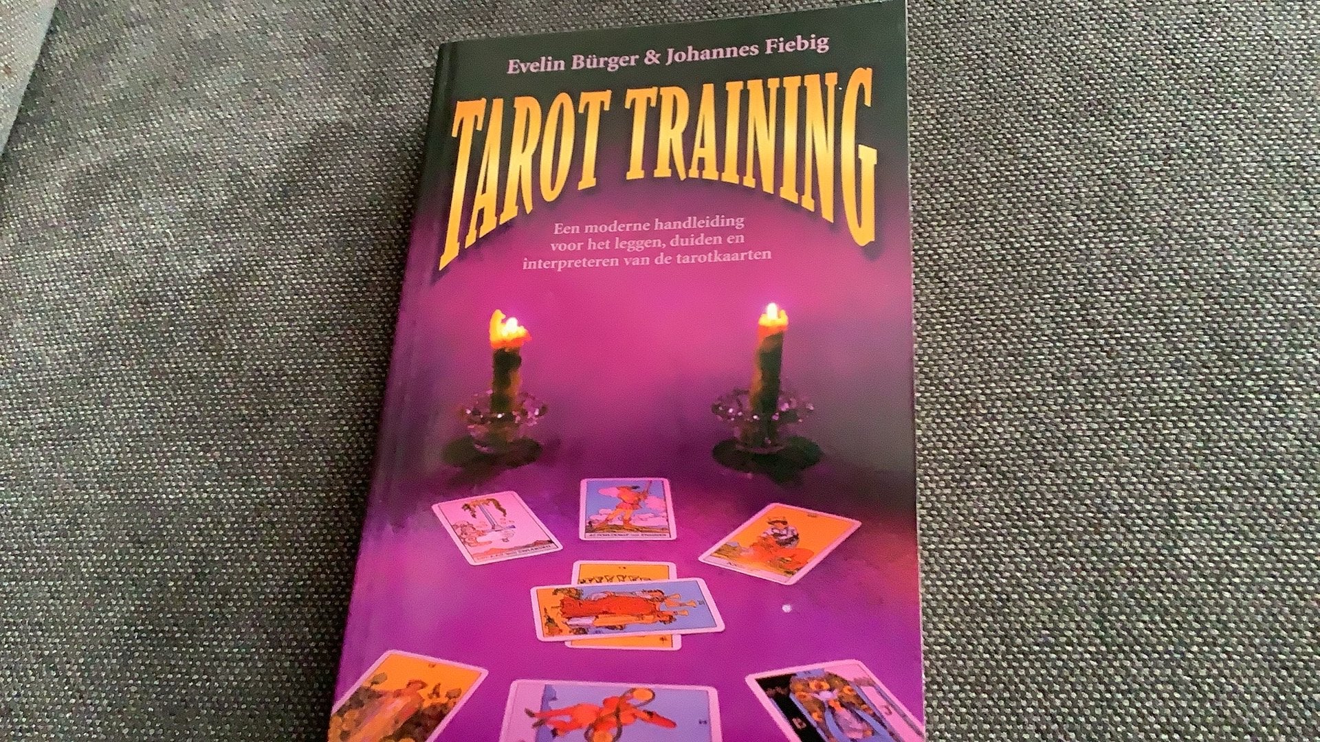 E. Burger - Tarot training, Tarot of Kaarten leggen, Overige typen, Ophalen of Verzenden, Zo goed als nieuw