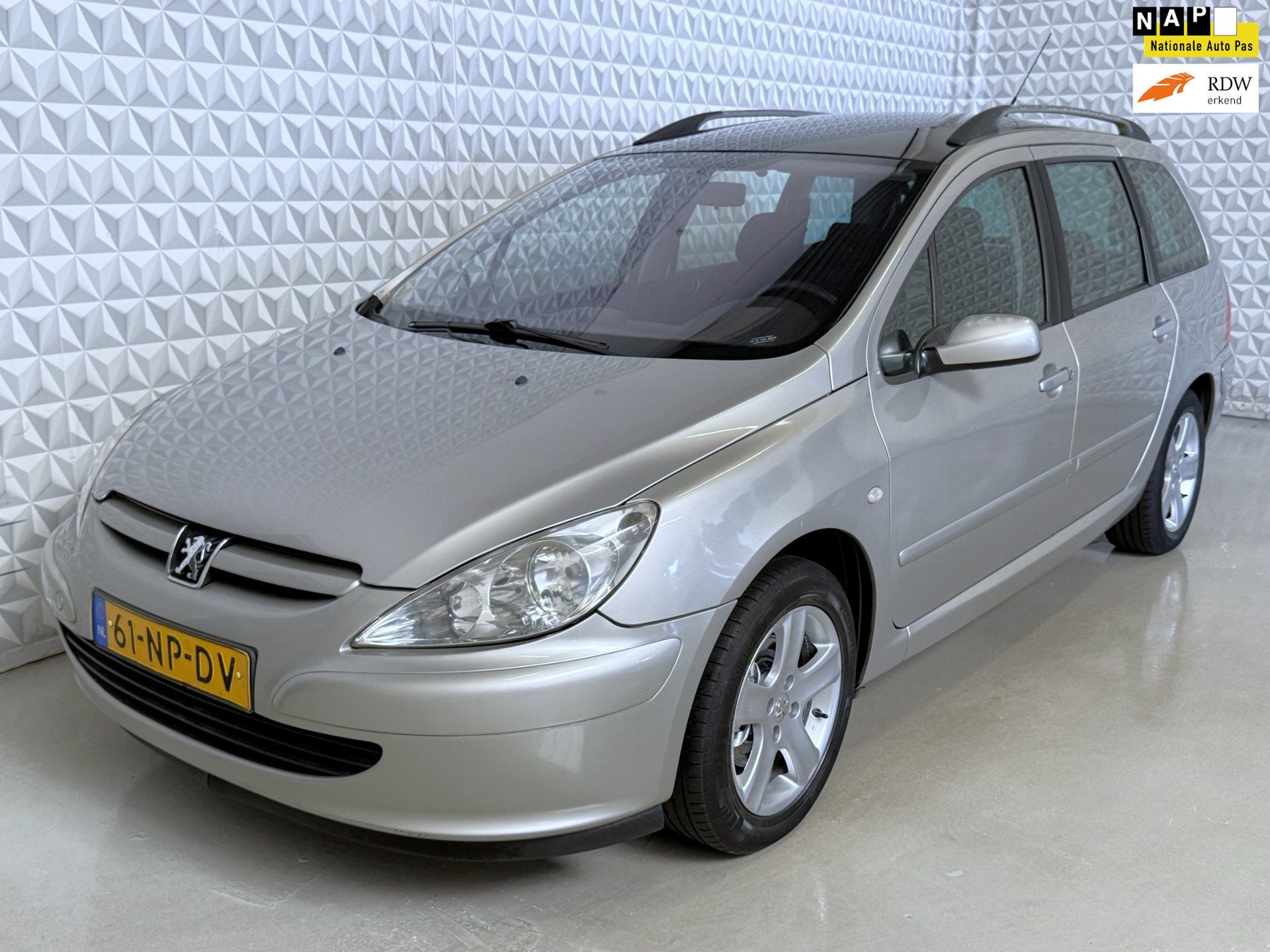 Peugeot 307 SW 1.6 16V Pack CLIMA-CRUISE-PANORAMA-TREKHAAK (, Gebruikt, 4 cilinders, Origineel Nederlands, Handgeschakeld