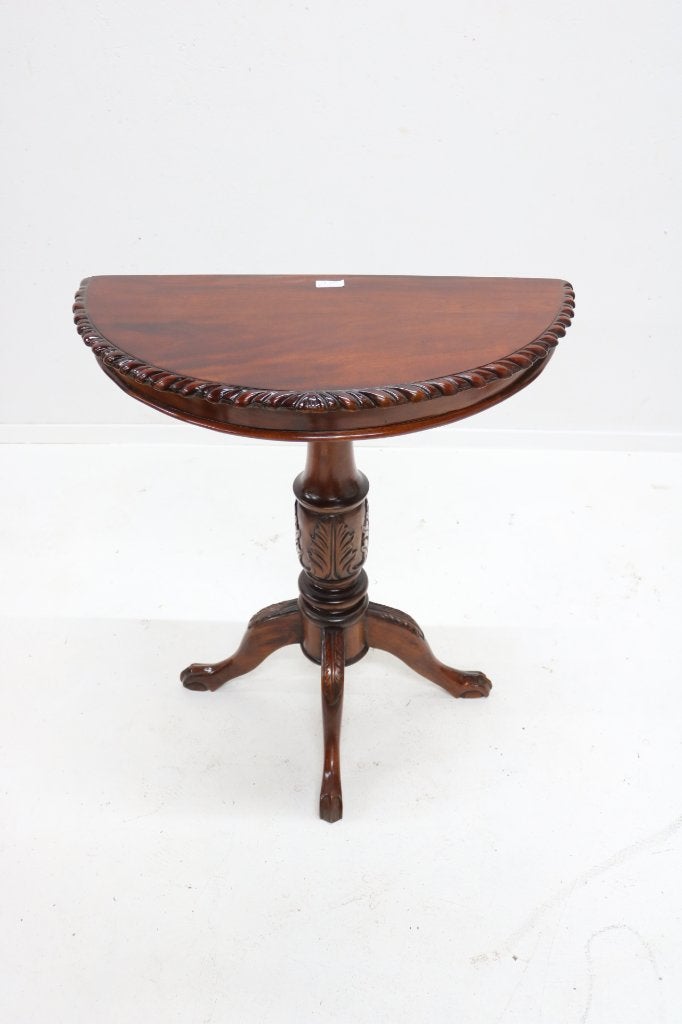 Nieuw Klassieke Bijzettafel / Sidetable, Ophalen