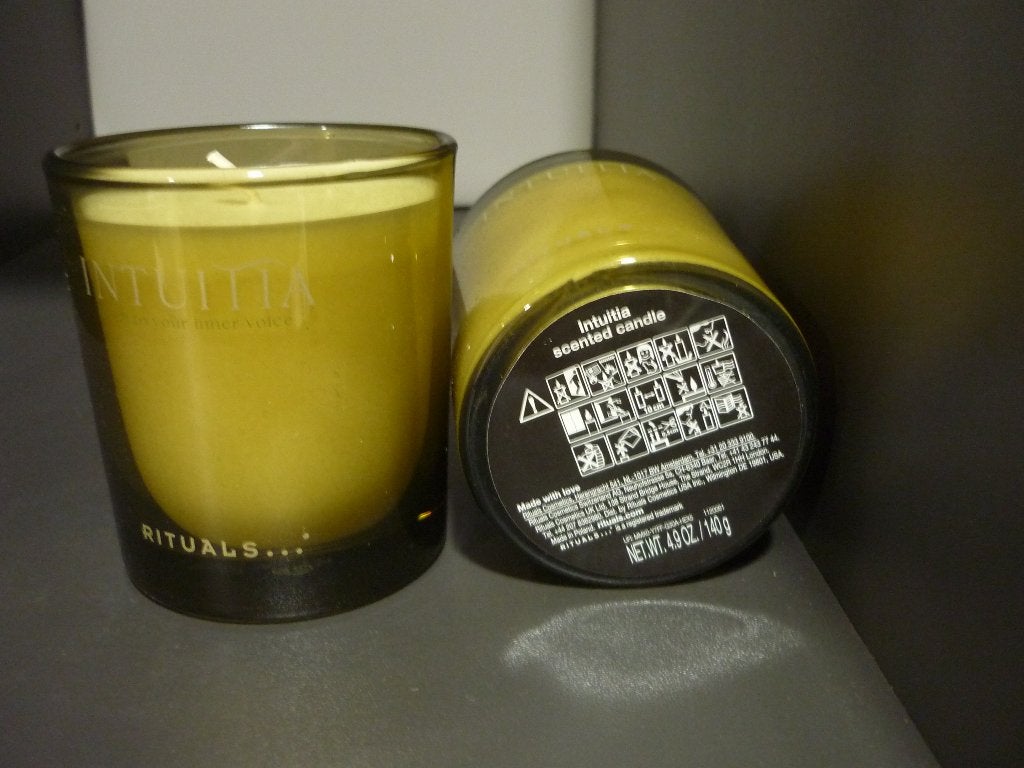 2x Nieuw Rituals Intuitia geurkaars, kaars 140gr, Ophalen of Verzenden, Nieuw, Kaars, Rituals