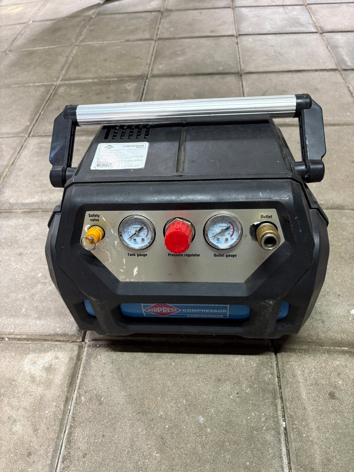 Airpress Compressor H 215-6 - Compact en Mobiel (defect), Ophalen, Gebruikt, Minder dan 200 liter/min, Minder dan 6 bar