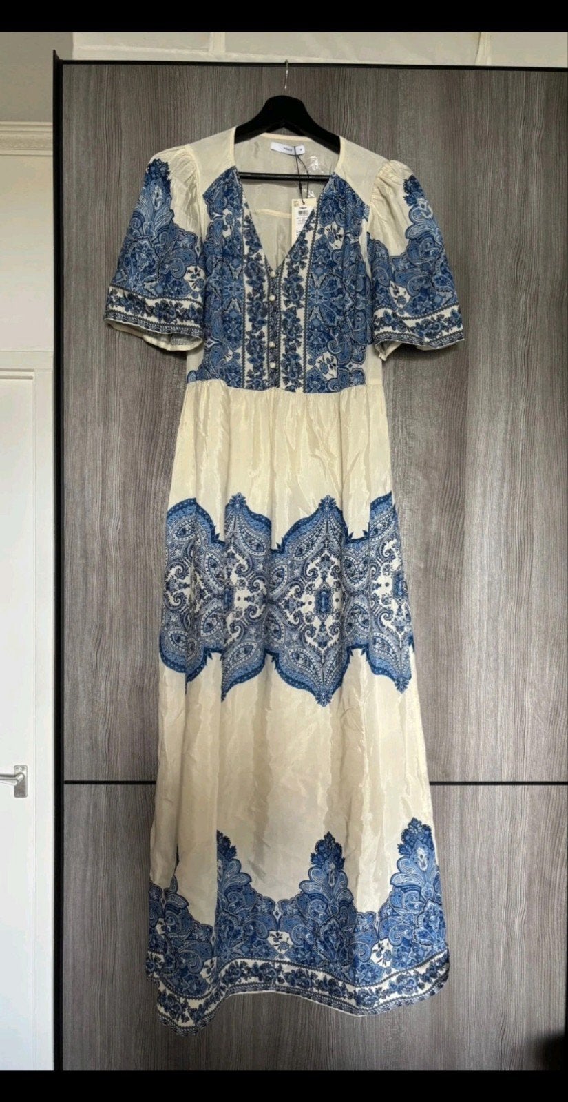 nieuw Blauw witte jurk only maart M
Only, Ophalen of Verzenden, Nieuw, Blauw